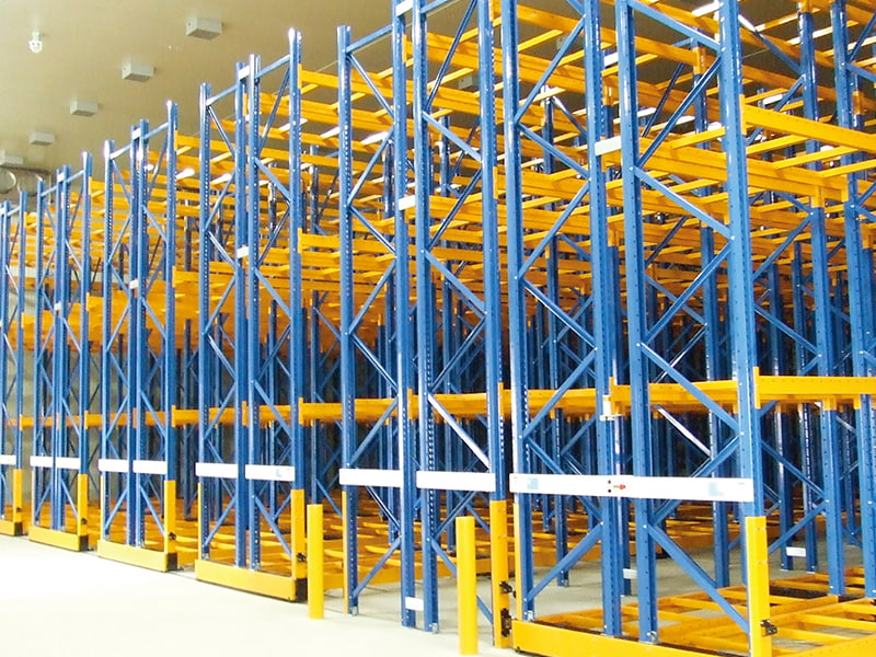 Koridor tasarrufu palet rafı